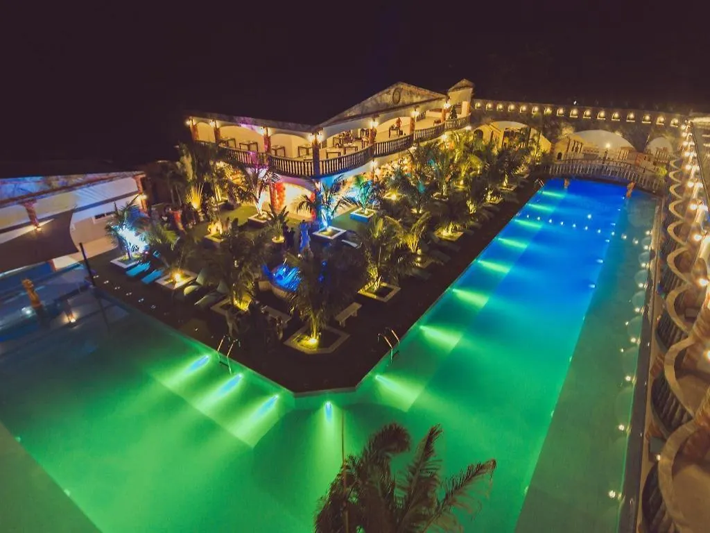 Roman Empire Panglao Boutique Resort 4*,